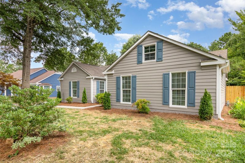 5234 Bellflower Ln, Charlotte, NC 28227