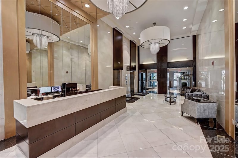 222 S Caldwell St #1812, Charlotte, NC 28202