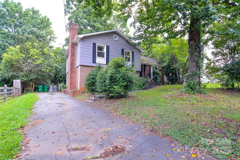 5008 Brooktree Dr, Charlotte, NC 28208