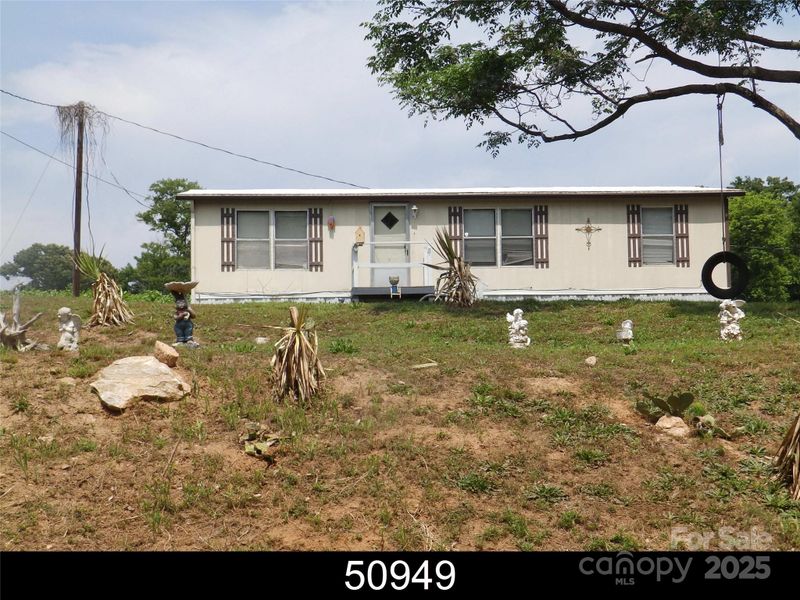 1555 S Aspen St, Lincolnton, NC 28092