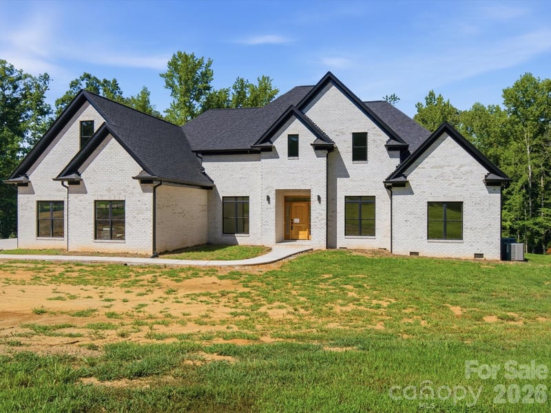 8018 Fairmont Dr, Waxhaw, NC 28173