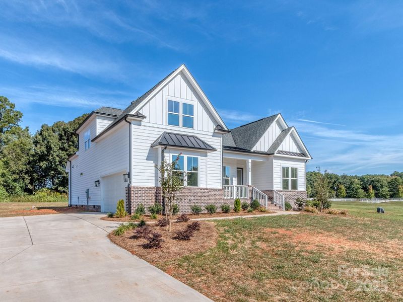 156 Triple Ponds Ct, Clover, SC 29710