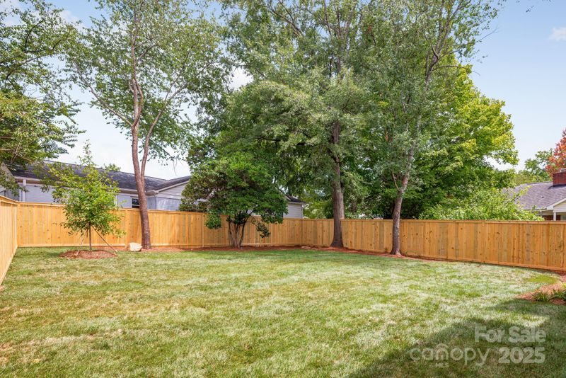 4021 Ridgecrest Ave, Charlotte, NC 28211