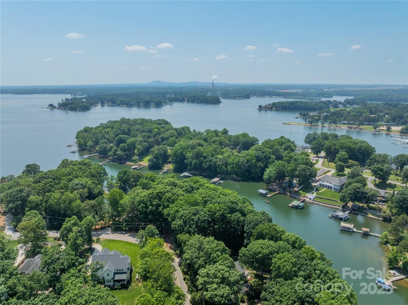 200 Greenbay Rd, Mooresville, NC 28117
