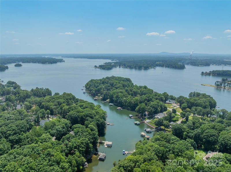 200 Greenbay Rd, Mooresville, NC 28117