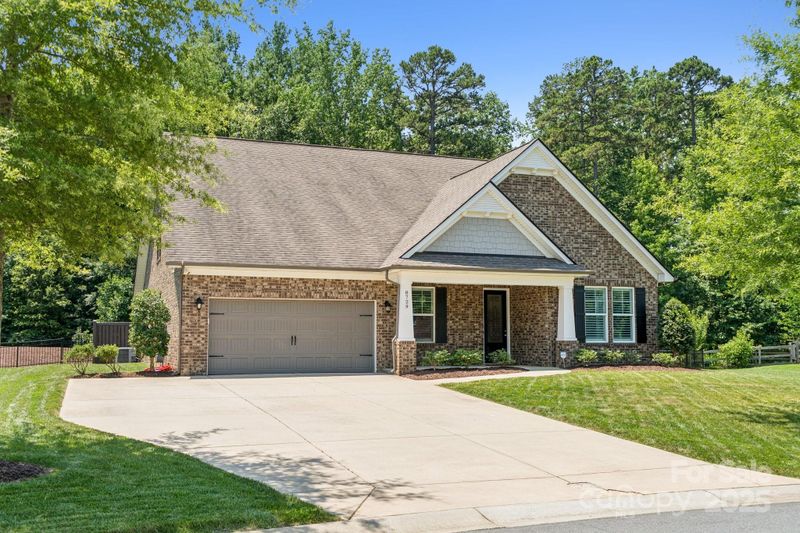 8729 Mullis Forest Ct, Mint Hill, NC 28227