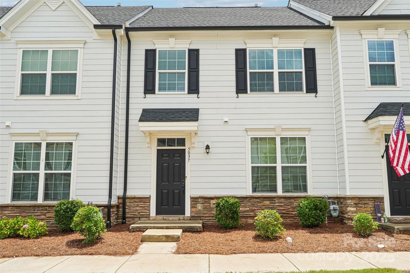 5037 Patton Dr, Cramerton, NC 28056