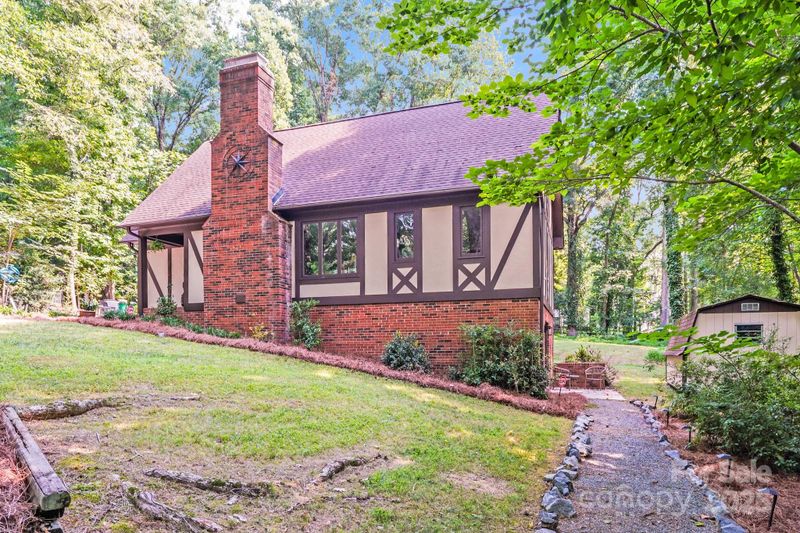 3920 Tilley Morris Rd, Matthews, NC 28105