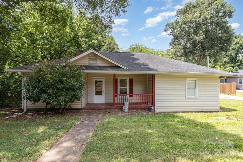 210 Tuckaseege Rd, Mount Holly, NC 28120