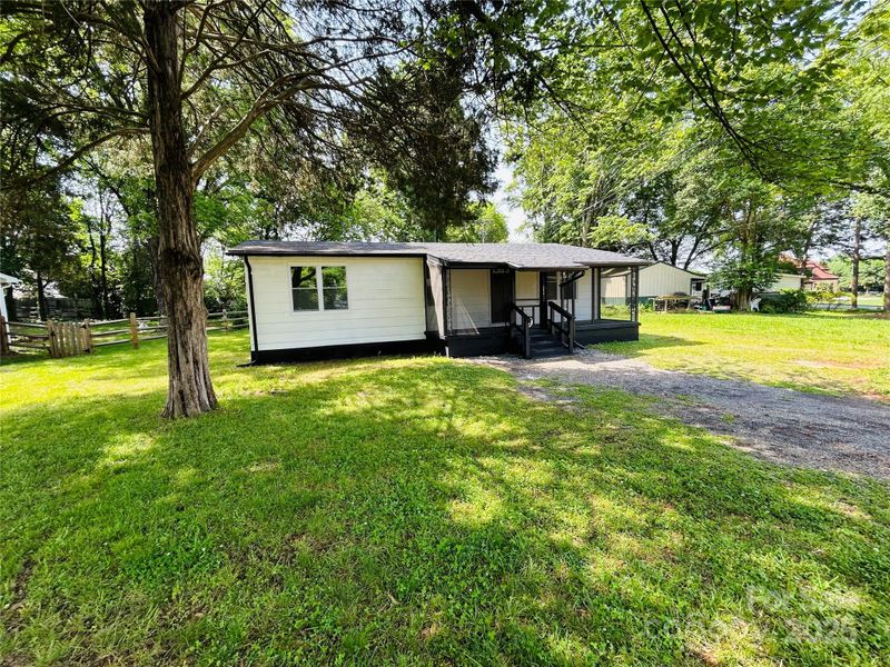 20016 Walter Henderson Rd, Cornelius, NC 28031