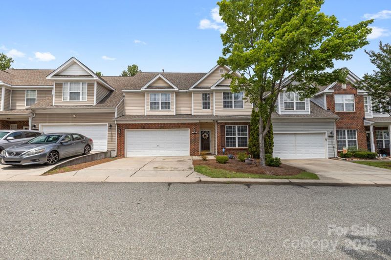 10906 Stone Trail Rd, Charlotte, NC 28213