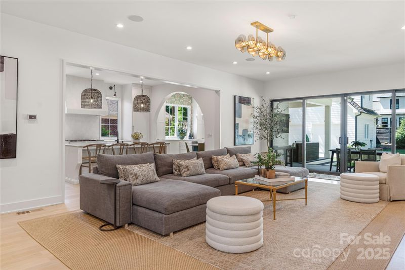 1401 Heather Ln, Charlotte, NC 28209