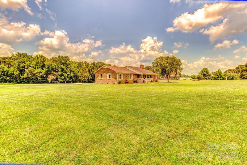 404 Baxter Rd, Cherryville, NC 28021
