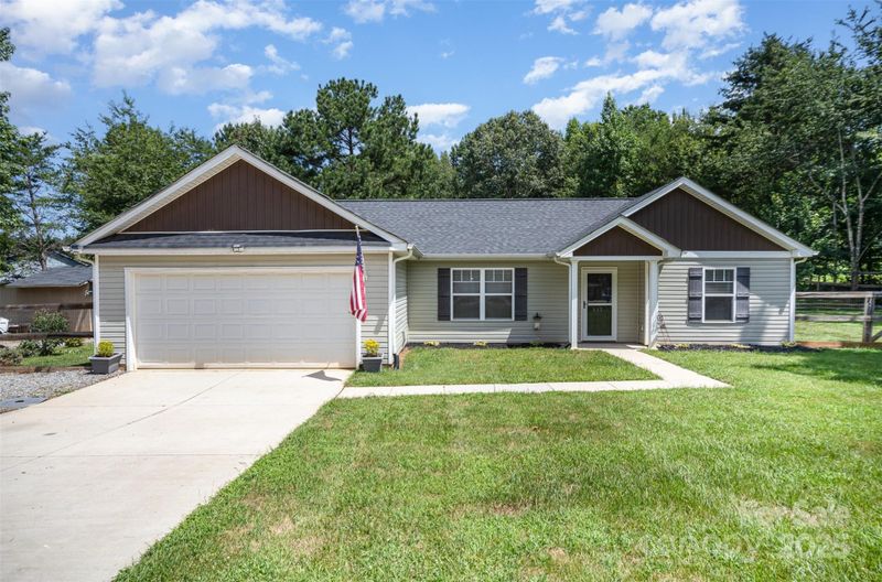 457 Summer Ridge Rd, Stanley, NC 28164