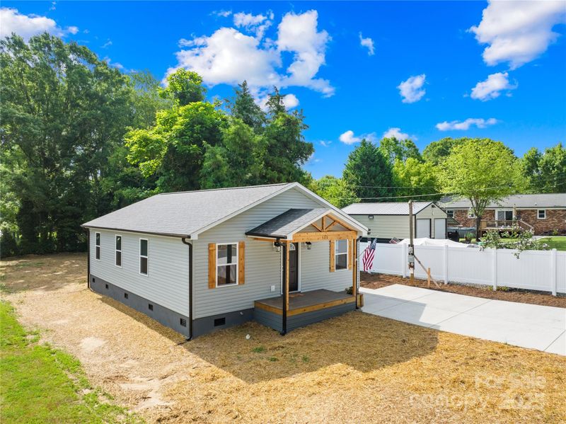 500 North Dr, Cherryville, NC 28021
