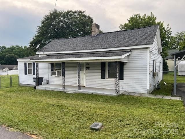 104 Franklin St, Clover, SC 29710