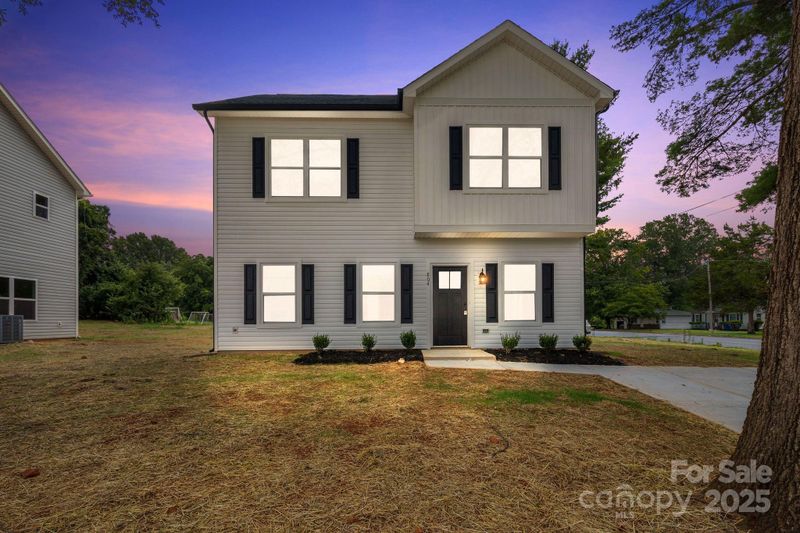 804 Wesley Dr, Statesville, NC 28677
