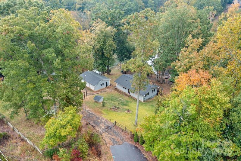 7101 Signer Rd, Charlotte, NC 28278