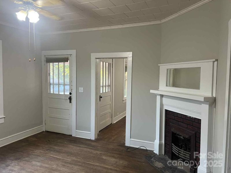 325 N Caldwell Ave, Newton, NC 28658
