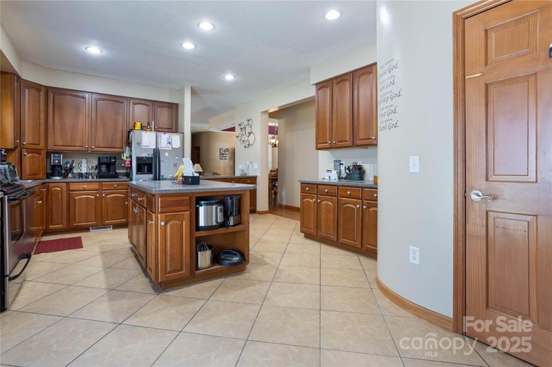 1225 Timber Run Dr, Dallas, NC 28034