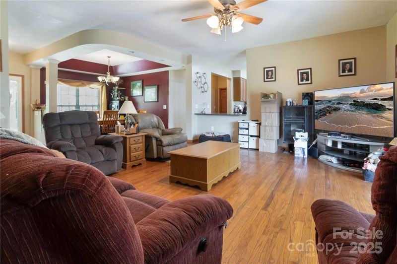 1225 Timber Run Dr, Dallas, NC 28034