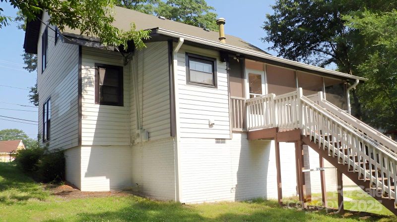 404 N Main St, Clover, SC 29710