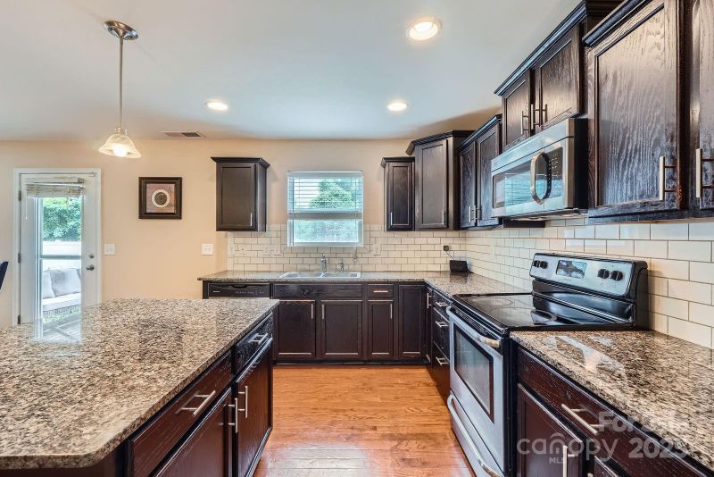 10920 Dapple Grey Ln, Charlotte, NC 28213