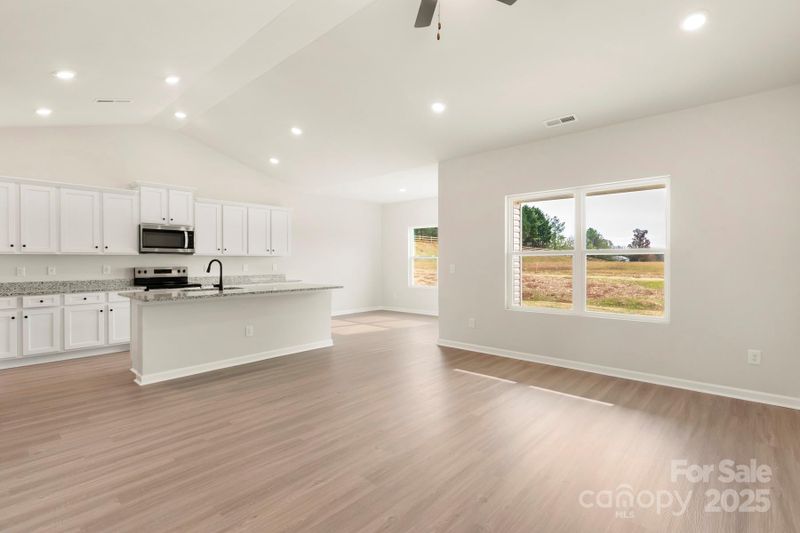 3473 Bear Den Dr, Gastonia, NC 28052