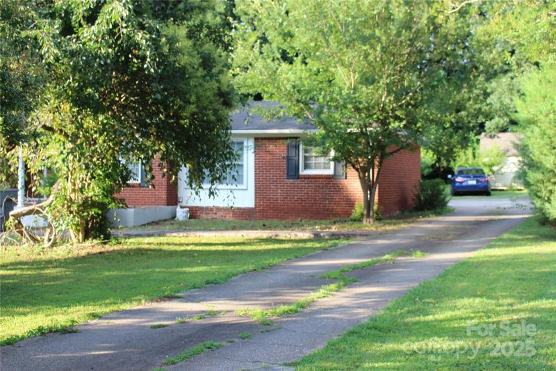 2710 Tallu Rd, Charlotte, NC 28269