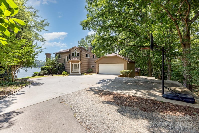 5 Hidden Cove Ln, Clover, SC 29710