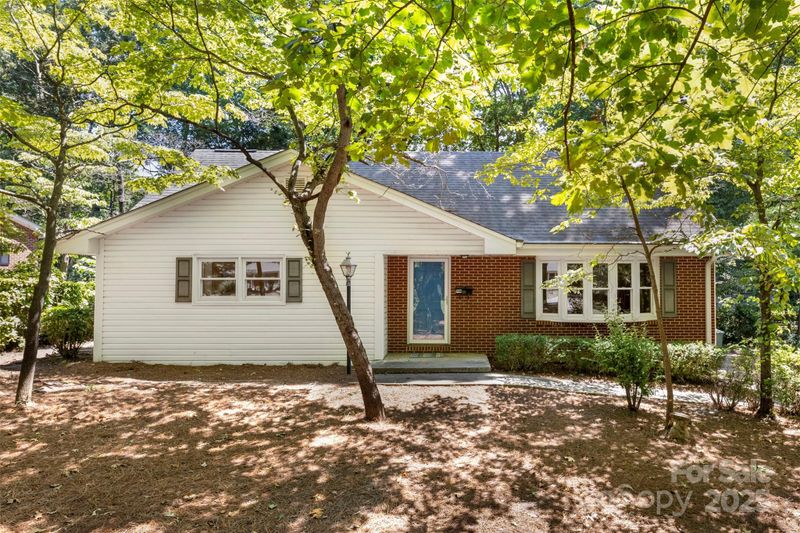 1212 Monroe Dr, Gastonia, NC 28054