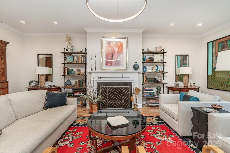 830 Cherokee Rd, Charlotte, NC 28207