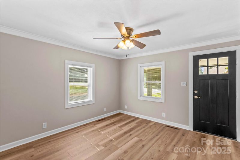756 6th Ave SW, Hickory, NC 28602