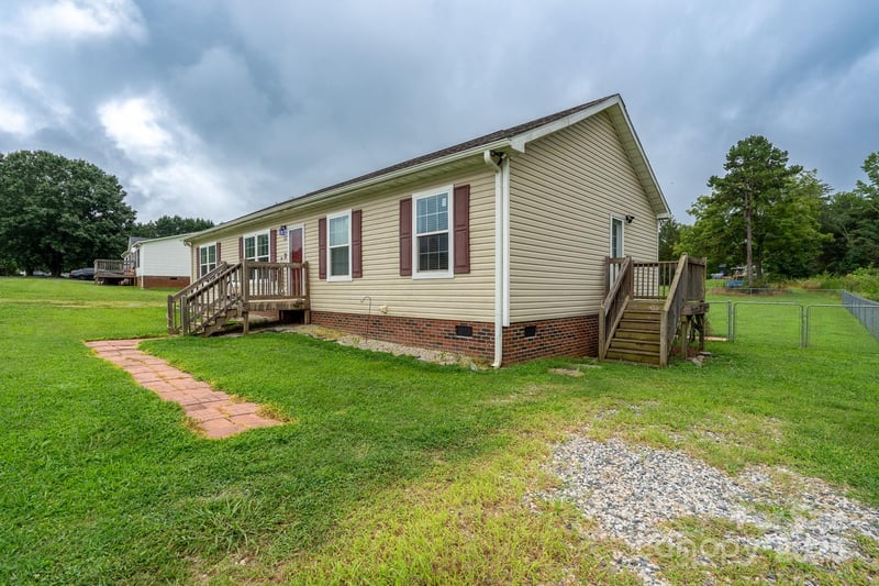 131 Brown Farms Dr, Cleveland, NC 27013