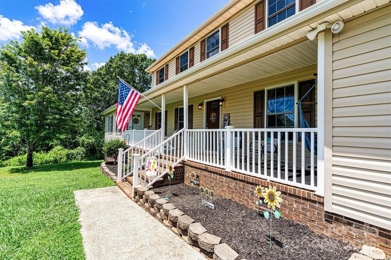 1310 Maple Lee Ct, Crouse, NC 28033