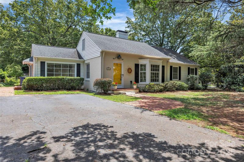 808 Henkel Rd, Statesville, NC 28677