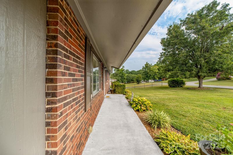 2509 Woodbridge Dr, Gastonia, NC 28056
