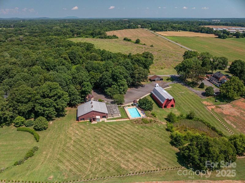 2082 Upper Meadow Rd, Lincolnton, NC 28092