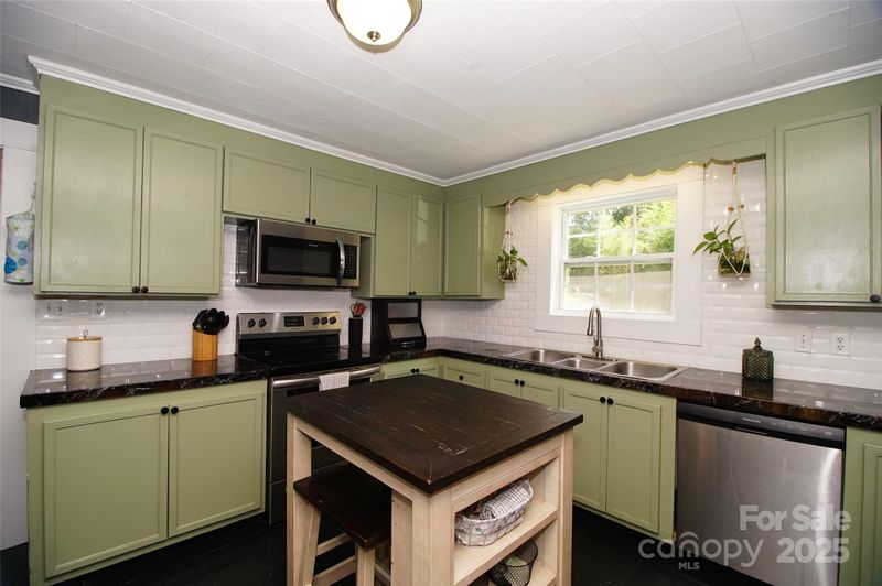 802 Ruth Ave, Kannapolis, NC 28083