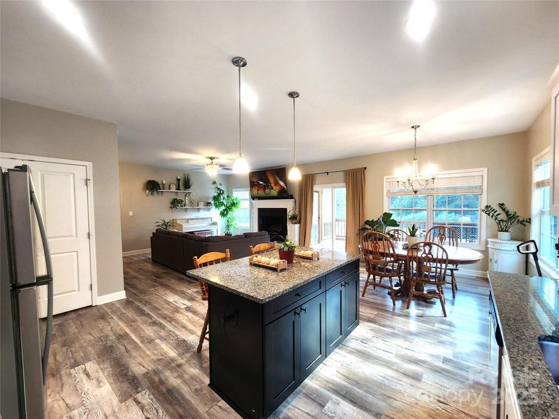 2805 Eagle Dr, Lincolnton, NC 28092