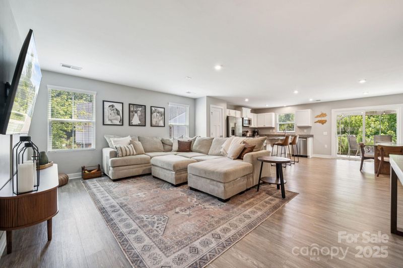 6013 Bellastead Dr, Charlotte, NC 28214