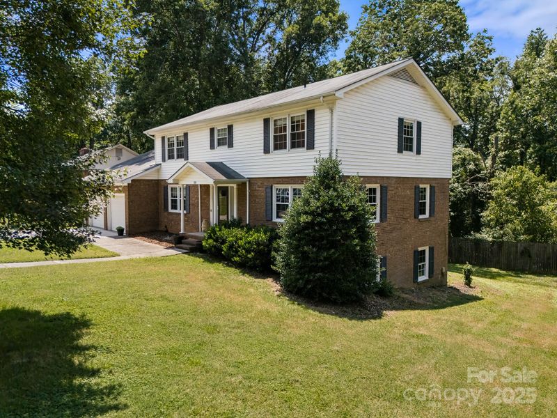 586 Crestside Dr SE, Concord, NC 28025