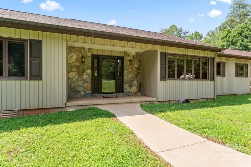 4727 Rock Barn Rd, Claremont, NC 28610