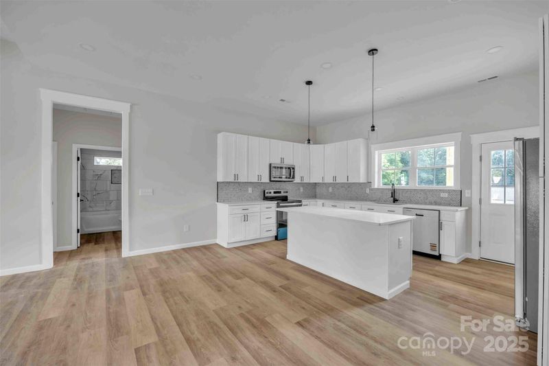 2325 32nd St NE, Hickory, NC 28601