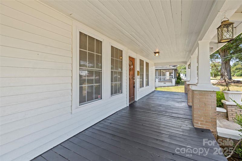 406 N Main St, Clover, SC 29710