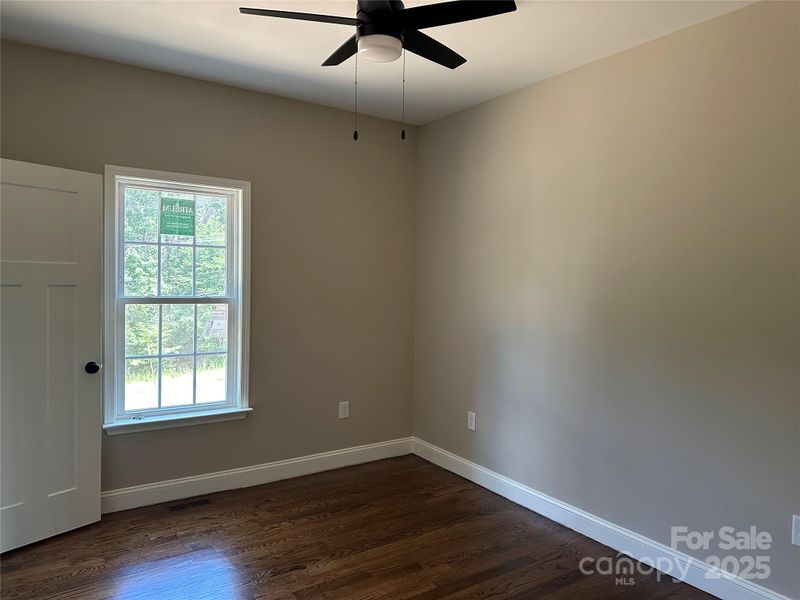 1045 Long Dr, Newton, NC 28658