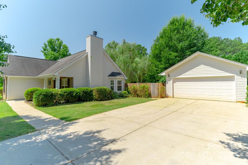 2615 Gradys Ground Dr N, Mcconnells, SC 29726