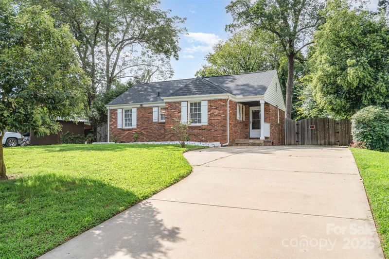 5100 Grapevine Dr #6, Charlotte, NC 28217