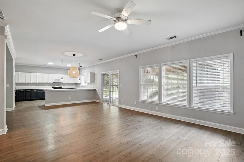 9139 Seamill Rd, Charlotte, NC 28278