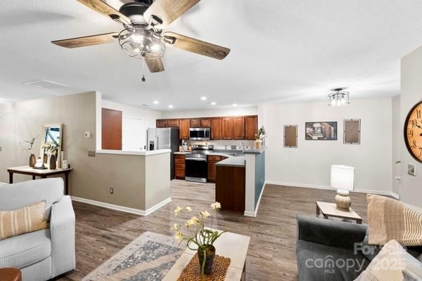 1352 Walnut Hill Dr, Rock Hill, SC 29732
